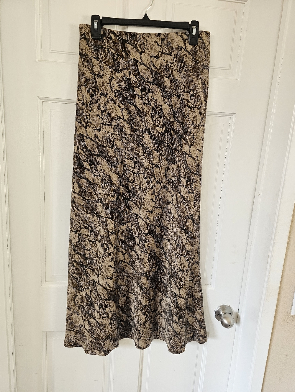 Nordstrom Rack  Snake-Print Maxi Skirt in Brown Tones  .Silky Satin Style Fabric